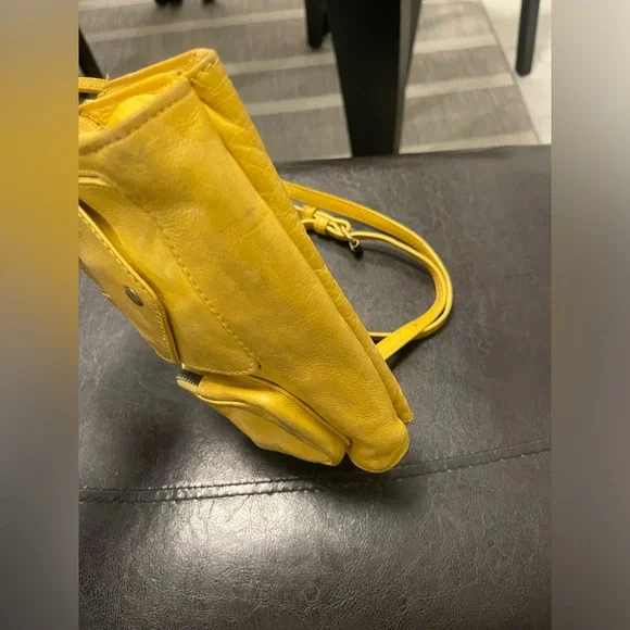 AMERICAN LEATHER Linden Lemon Curry Yellow Leather Crossbody Wallet Organizer.‎ - Picture 6 of 10